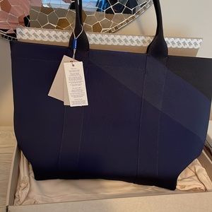 NWT Rothy’s Essential Tote - Midnight Navy